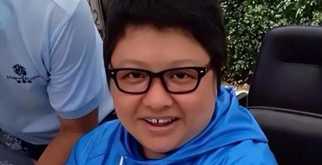 不是冯小刚 如今公开出面维护韩红的是这个男人（配图6）