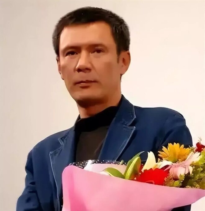 妻子嫌他穷离婚 41岁才走红（配图10）