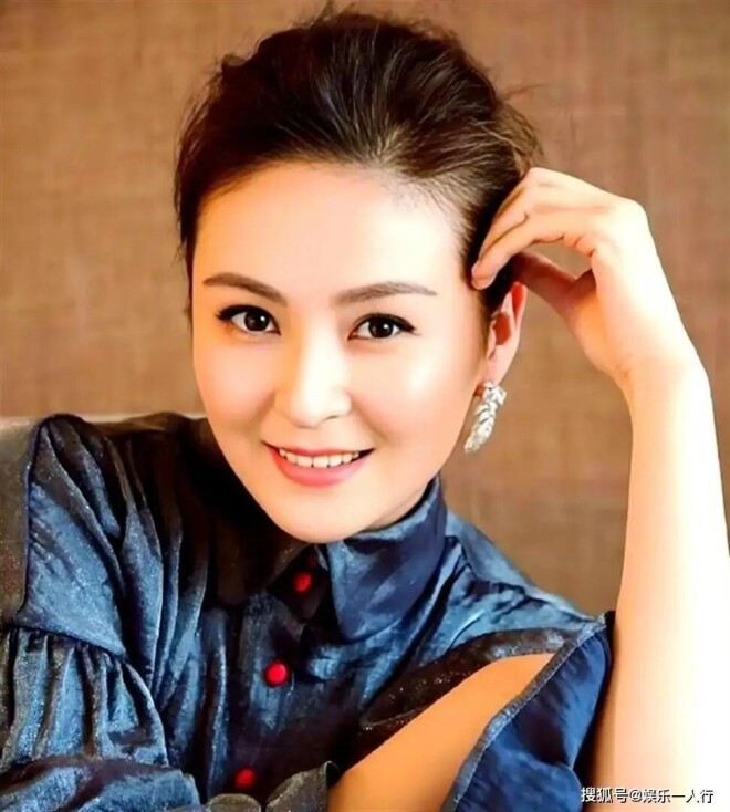 她是娱乐圈的一股清泉 被老公追求十年才点头（配图8）
