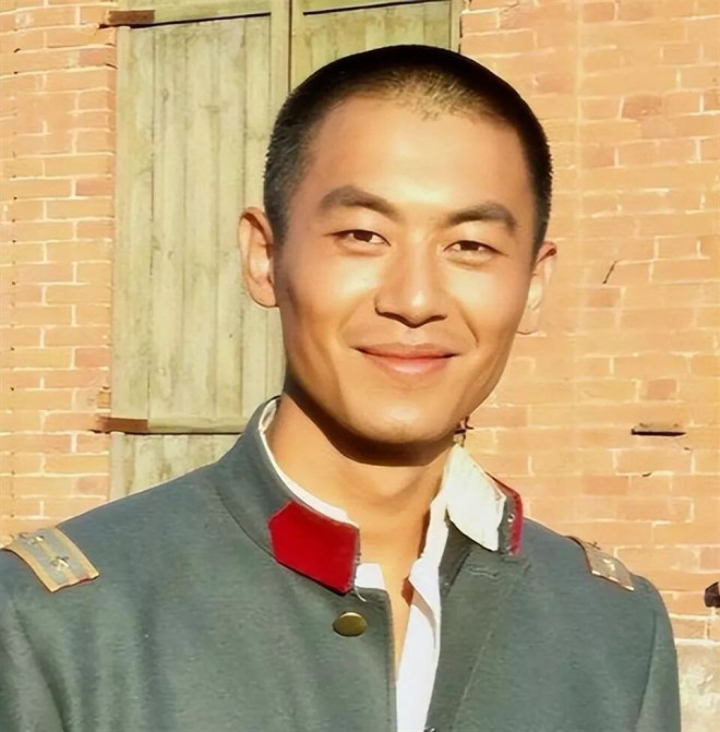 她苦恋朱亚文整整9年 却只能看他迎娶别人（配图5）