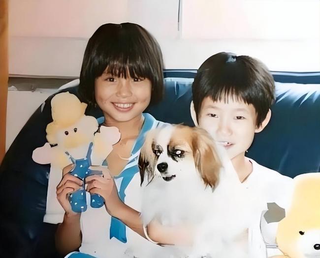 中国女排队长嫁高富帅生俩儿子，如今身居高位