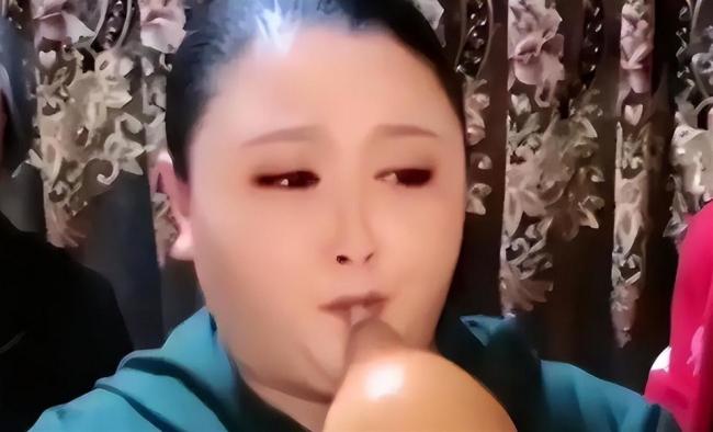 她曾是本山传媒第一美女 如今与昔日判若两人