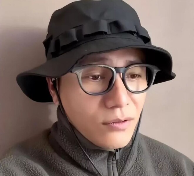 陈坤拉萨偶遇 50岁齐肩发瘪嘴姨味足（配图6）