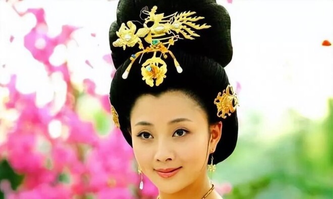 46岁殷桃路人照判若两人 昔日女神变大妈（配图8）