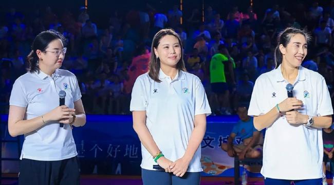中国女排队长嫁高富帅生俩儿子，如今身居高位