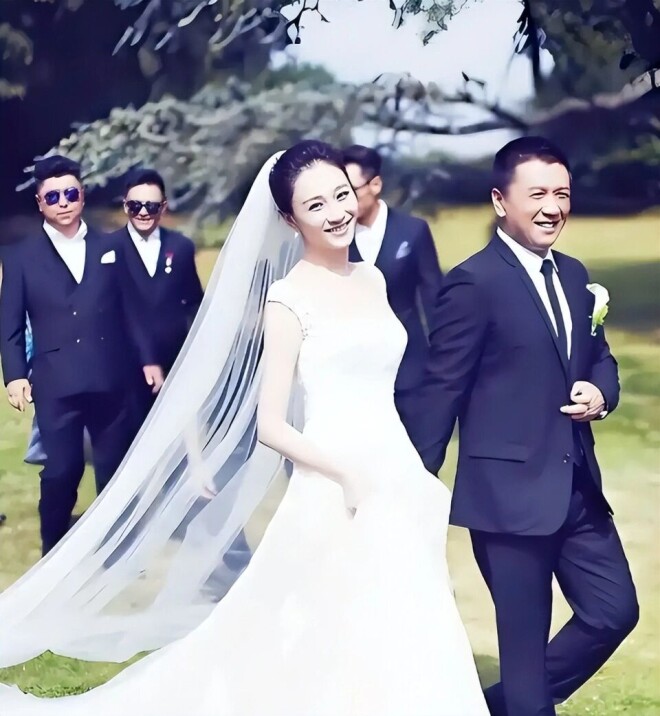 李小冉官宣离婚：为何高调宠妻的婚姻最后都离了（配图1）
