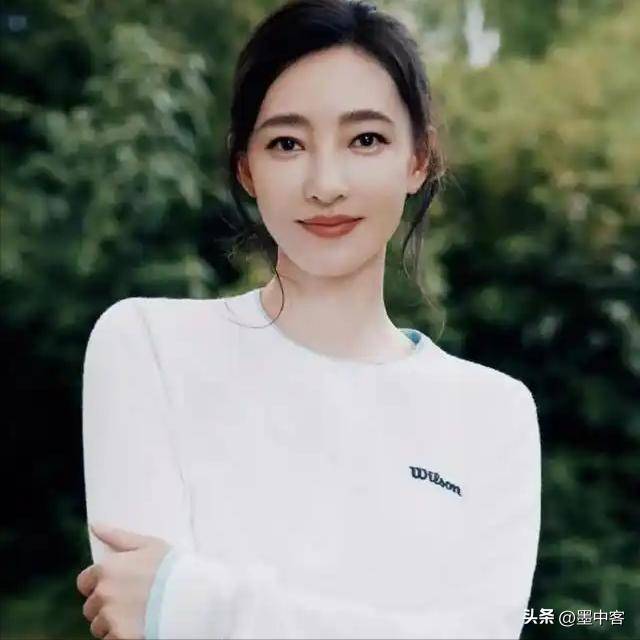 看到董卿王丽坤栽进致命大坑，女星都不找富豪了