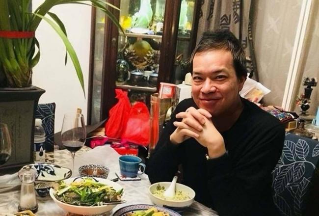 他曾与四大天王齐名，被包养十年后，当了和尚