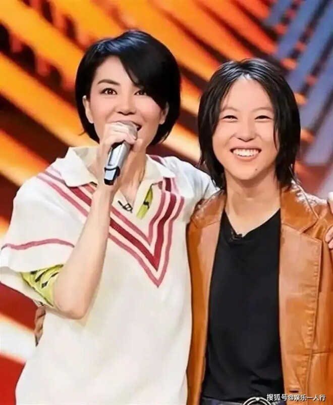 王菲母女三人在阿那亚 前夫窦唯也在（配图15）