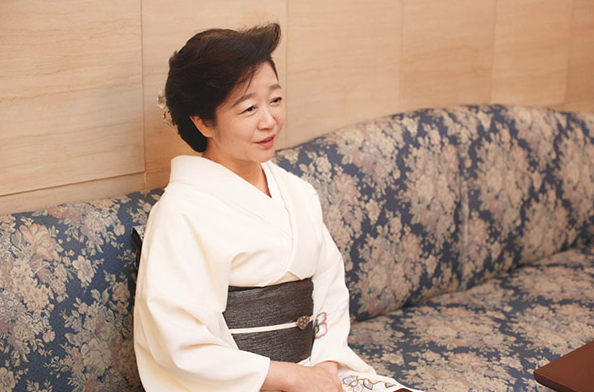 “银座妈妈桑” 进入高市内阁 履历果真不一般…