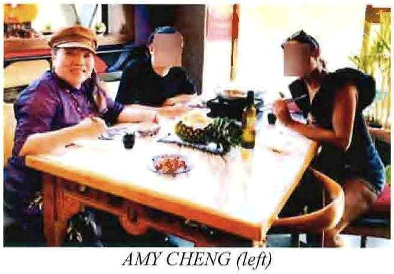 集团核心被告Amy Cheng(照片露脸者)从2016年8月从事婚姻诈骗，是集团...