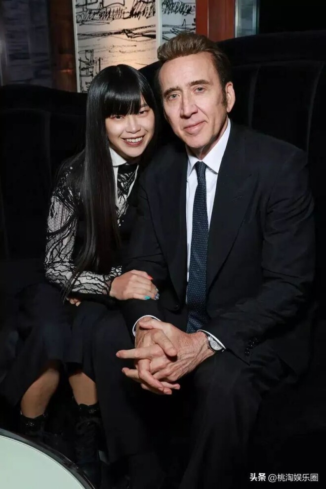 尼古拉斯·凯奇携妻亮相 满头白发白胡子认不出（配图5）
