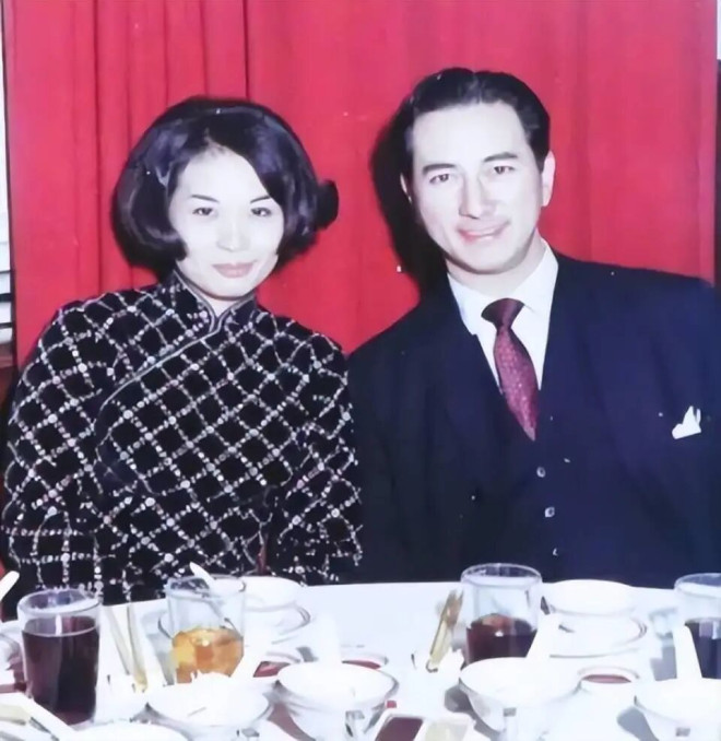 何超英本是天之骄女霍震霆白月光 缘何疯癫半生（配图10）
