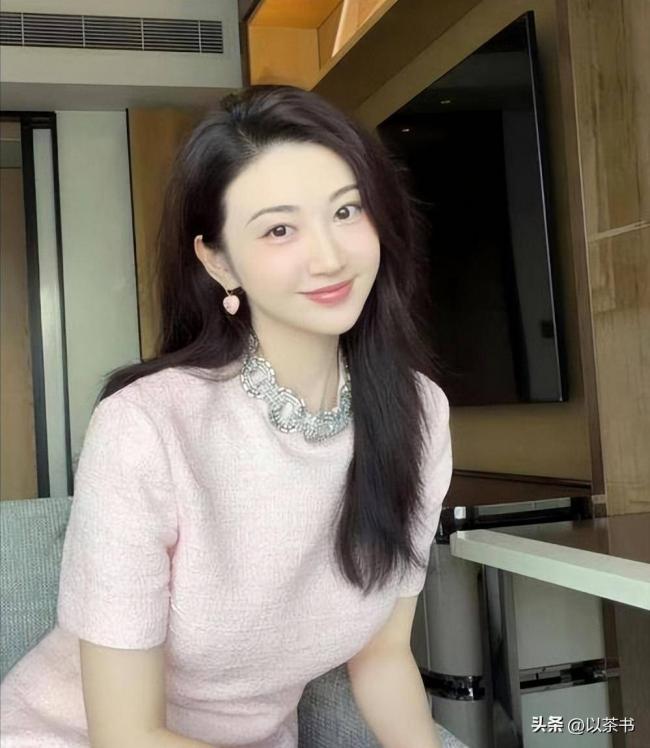 原来他们是孙宇晨父母，背景强大身份不一般