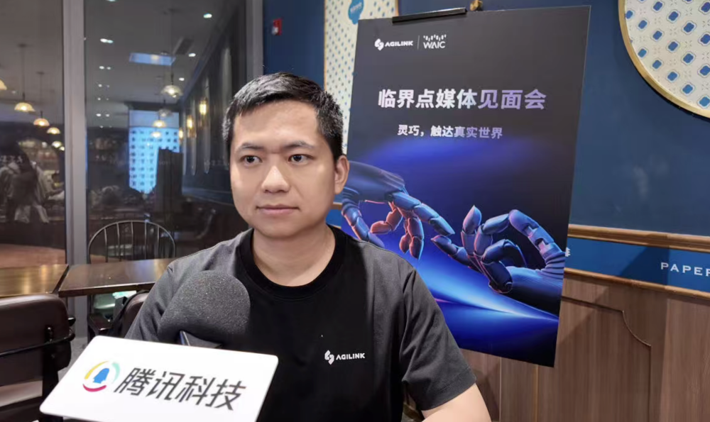 人形机器人进化：首先“卷”向一双手