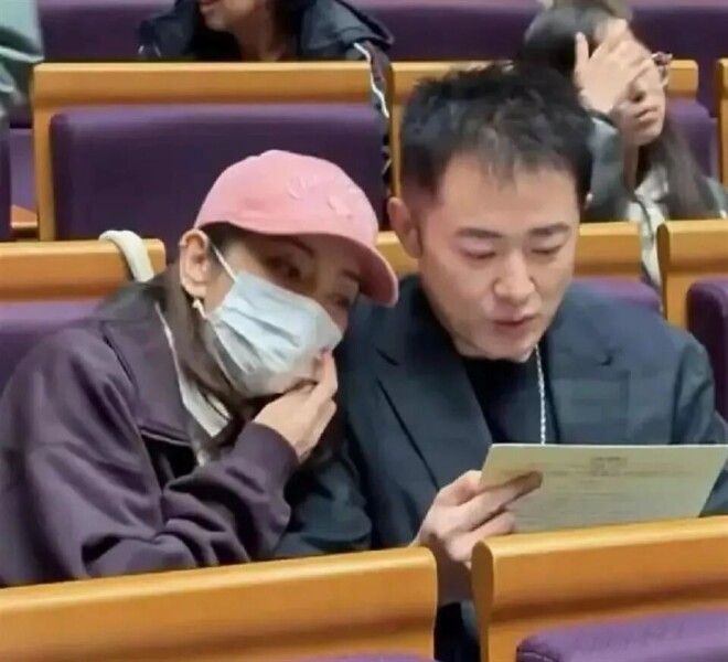 李冰冰任泉在清华被偶遇 相伴三十多年（配图2）