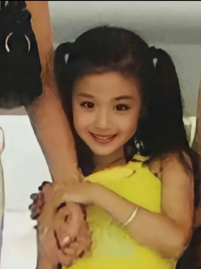 王楚然初中时期就这么美了 真不愧天生美人胚子（配图1）