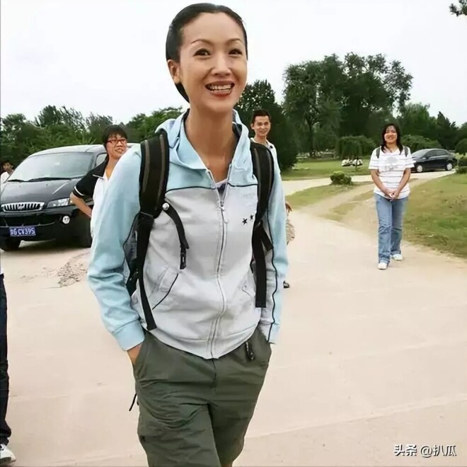 58岁吴倩莲生活近况曝光 儿子今年已经16岁（配图21）