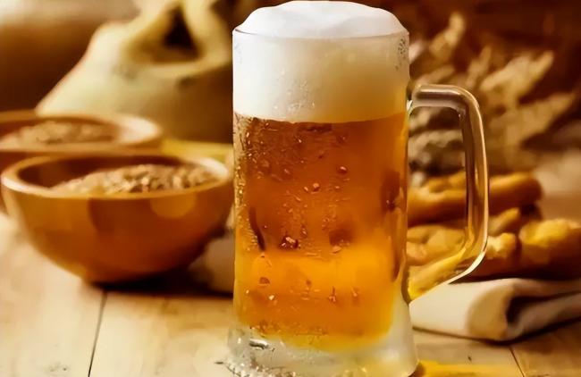 惊人研究：一瓶啤酒等于吞下130个塑料颗粒