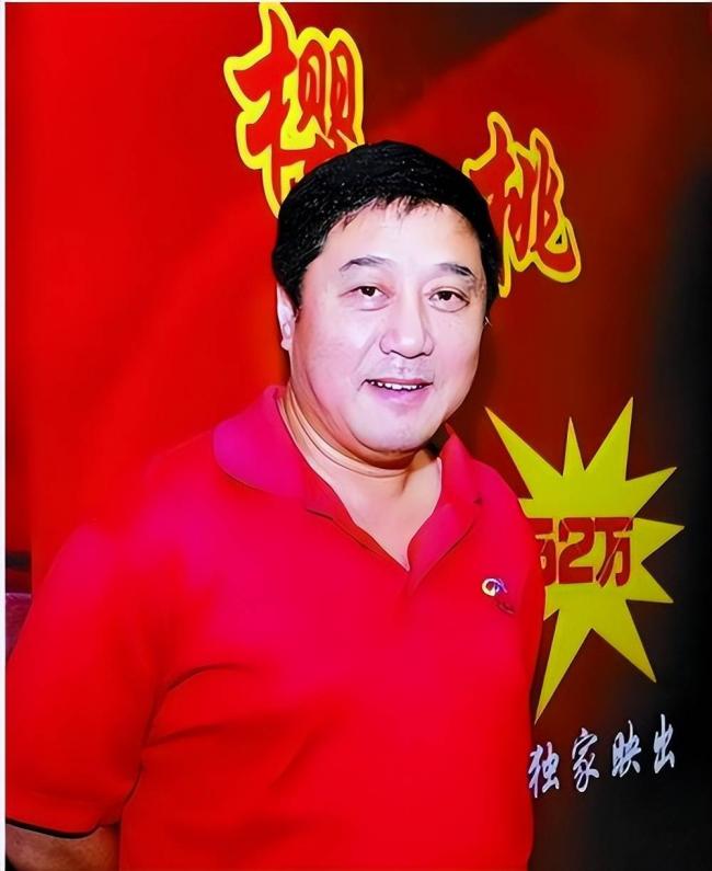为了梅婷，他净身出户，如今68岁孤身一人