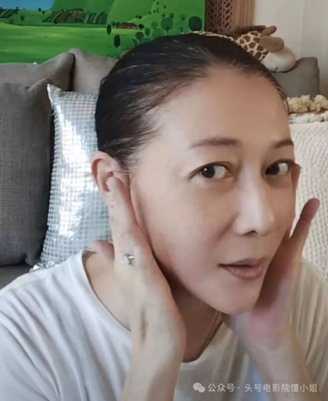 53岁吴绮莉中秋素颜直播 被问成龙直接跳过（配图8）