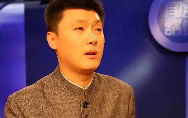 袁腾飞身在福中不知福 只会自招其辱