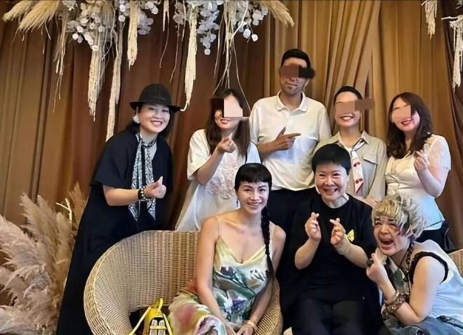 56岁依旧风韵犹存 离婚后与外国富豪 9 天闪婚（配图7）