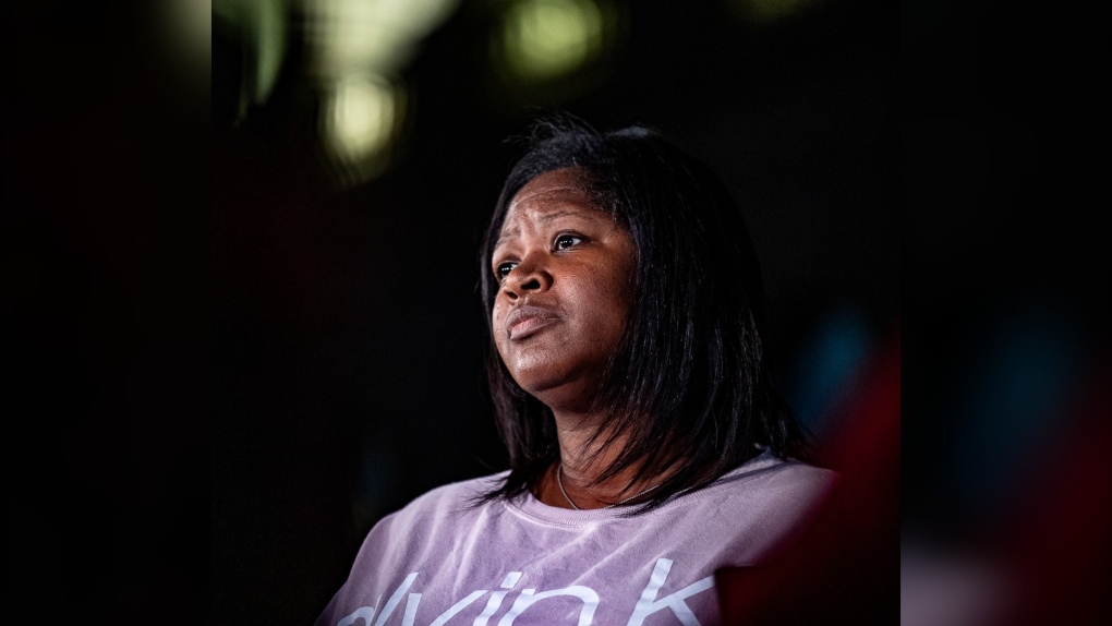 法官裁定布伦娜·泰勒的男友造成了她的死亡，驳回了对前警官的一些指控 ...