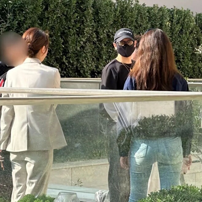 48岁黄晓明现身上海看房 穿的邋遢身材五五分（配图1）