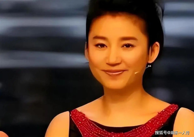 54岁王小丫罕见露面 和再婚丈夫在泉州低调丁克（配图3）
