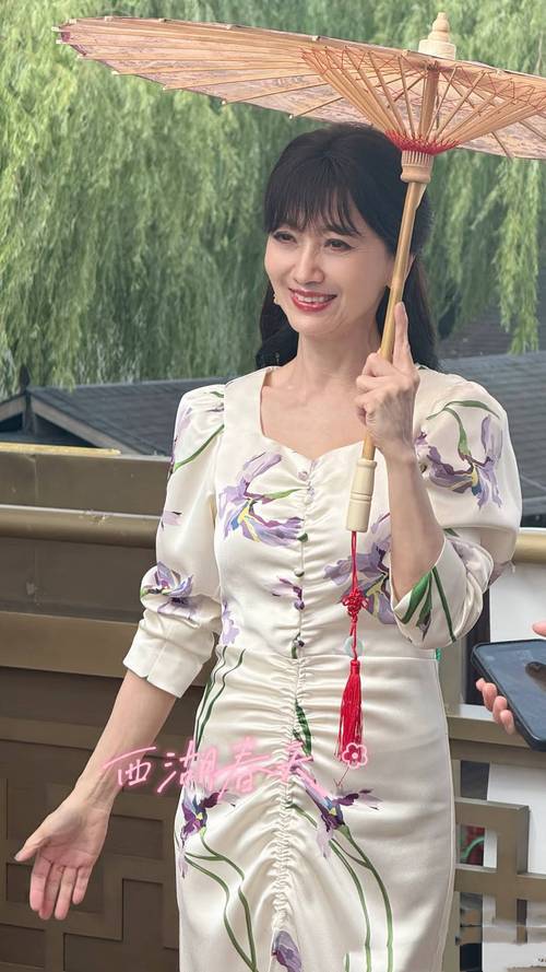 拼命的赵雅芝：72岁瘦成皮包骨 4天内跑3座城市