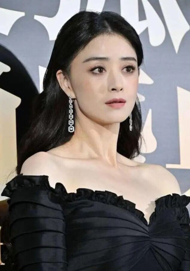 蒋欣被占便宜当场大叫 袭胸吻脖子只是冰山一角（配图19）