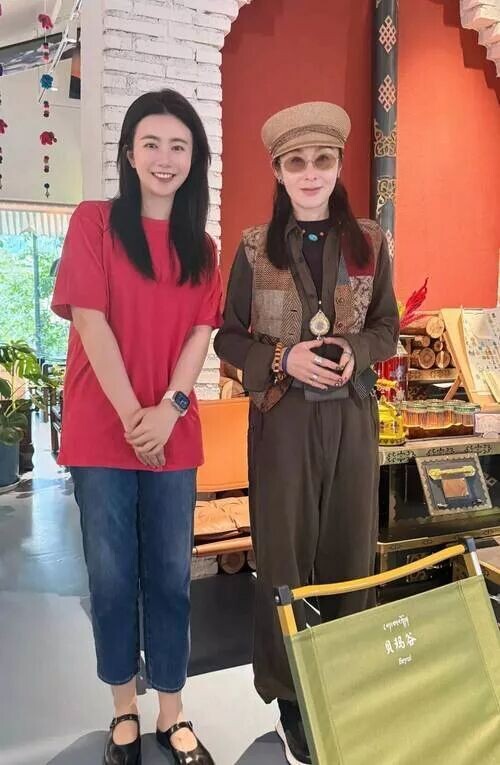 张敏现身上海：在泰国买别墅 和小10岁男友相伴（配图16）