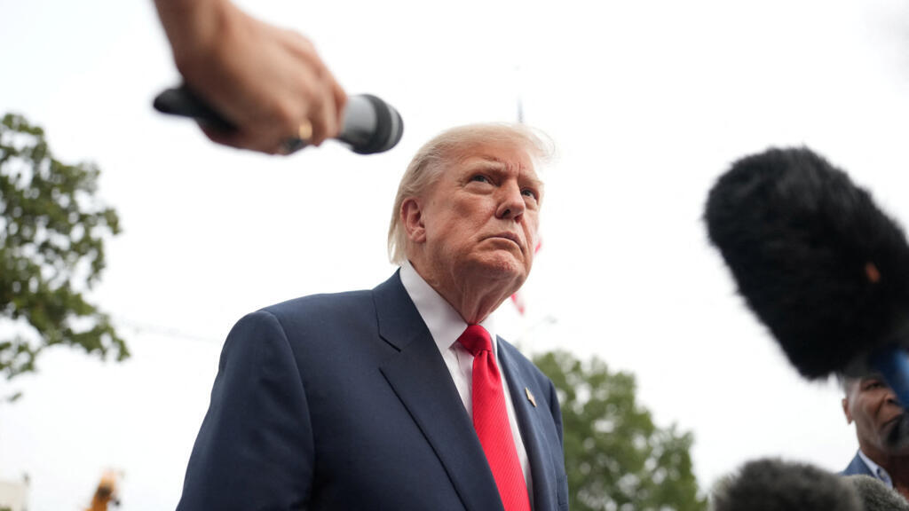 Трамп говорить, що «Україна має обрати нового лідера», а Зеленський консультується з європейцями