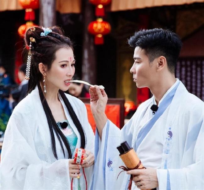 被问你老婆陪了刘銮雄6年，张晋的回答获盛赞