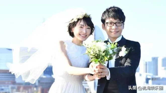 38岁新垣结衣当妈妈了 与星野源结婚5年（配图1）