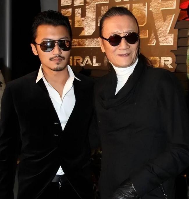 亲儿子不亲、王菲闺女不认，谢霆锋处境太尴尬