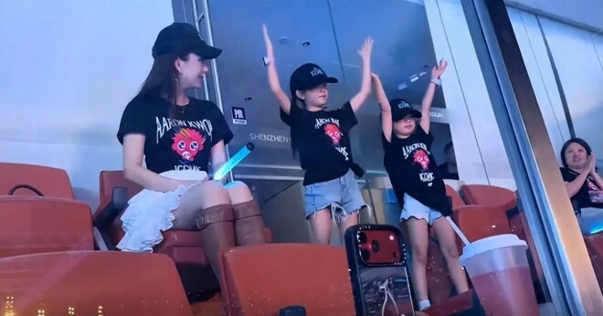 郭富城两女罕见正面曝光 深圳演唱会隔空斗舞（配图1）