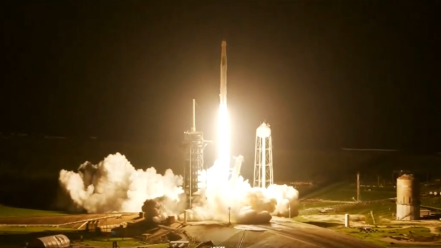SpaceX的猎鹰9号火箭发射，现场画面来了丨一手