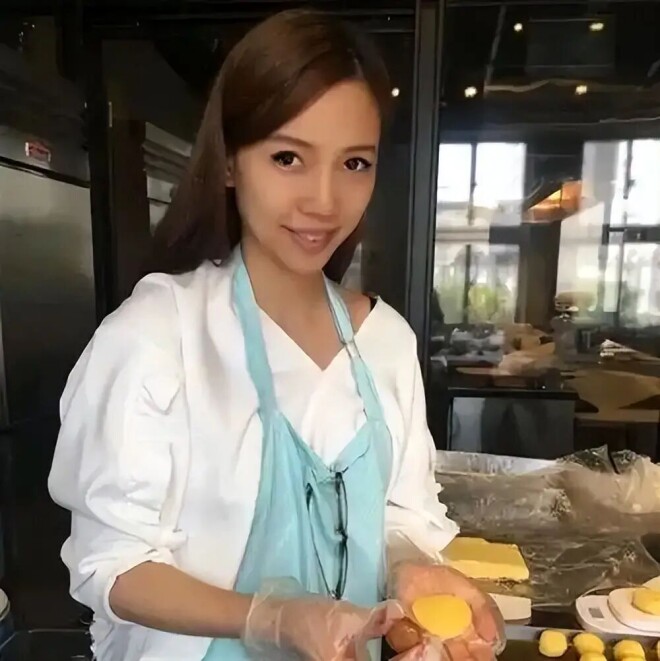 王力宏携父母享受天伦 李靓蕾素颜等公交带三娃（配图17）