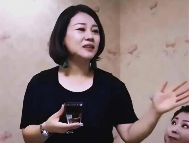 高秀敏女儿被骂败光巨额遗产，20年后她怎样了