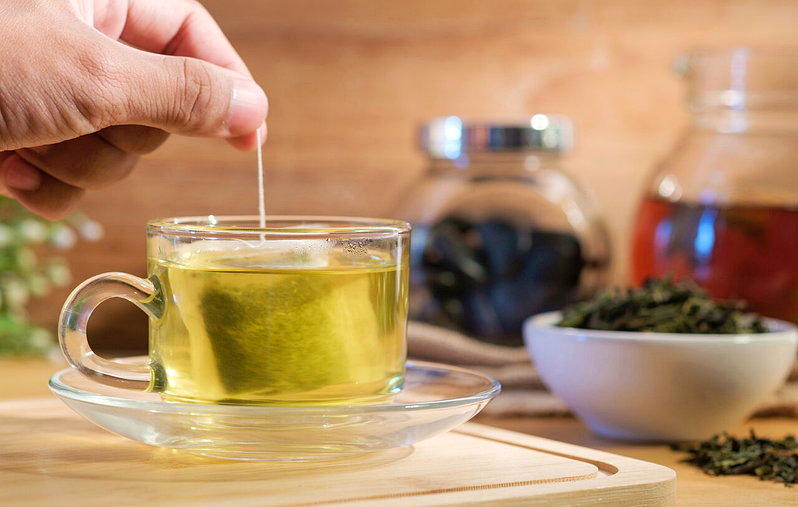 肾脏科医师提醒，茶可以是健康饮食的一部分，但勿泡得过浓且长期过量。（123RF）