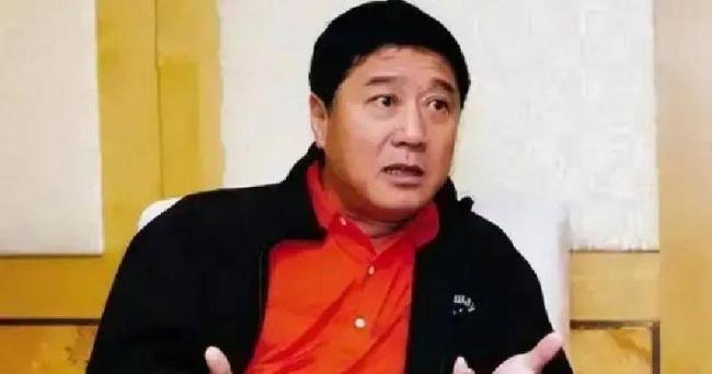 为了梅婷，他净身出户，如今68岁孤身一人