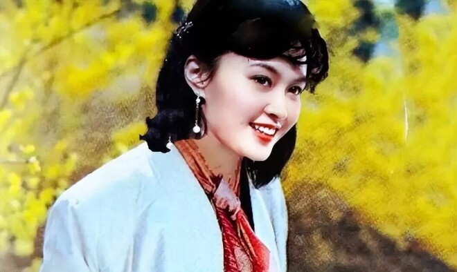 被屠洪刚抛弃的方舒 今生活落魄缺席同学会（配图2）
