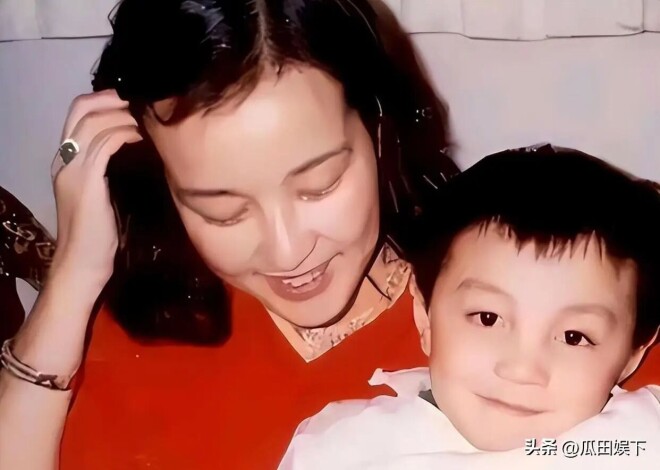 养出白眼狼？68岁刘佩琦落泪 刘晓庆也同病相怜（配图24）