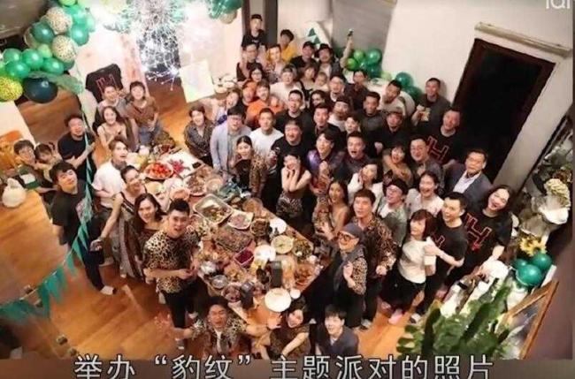 刘欢豪宅：装修值千万，客厅容百人，有私家酒吧