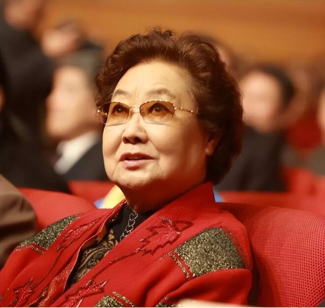 郭兰英退休金有多少？看完她的晚年日常直接沉默（配图6）