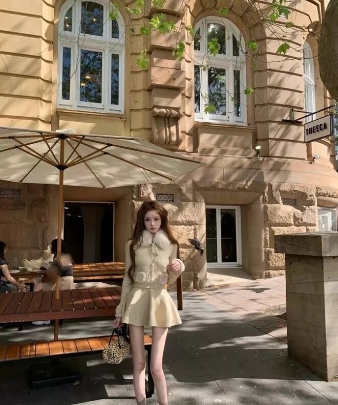 王思聪女友懒懒身材引热议 双腿细得像筷子（配图4）