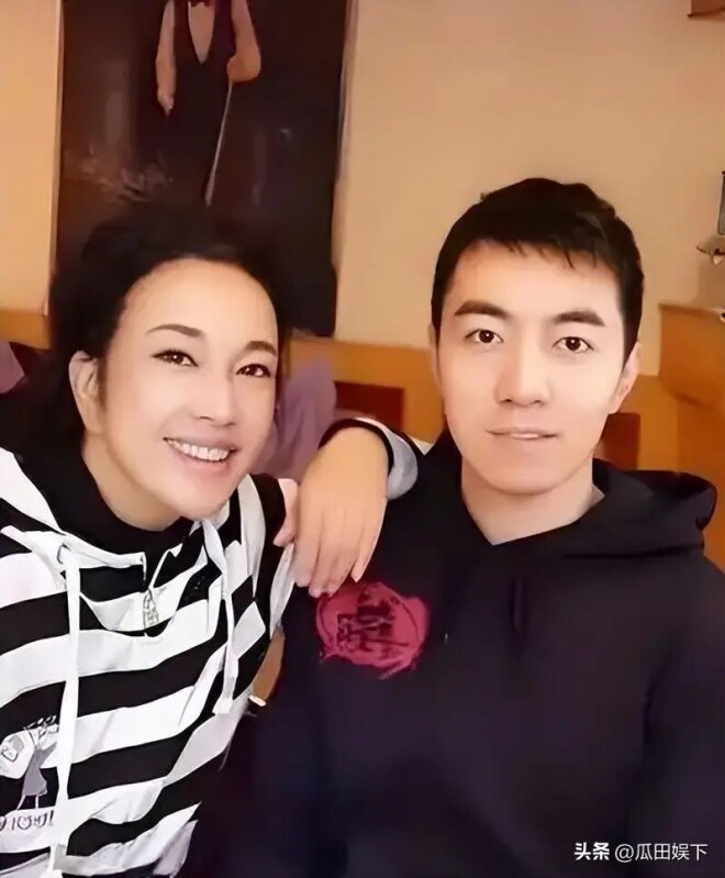 养出白眼狼？68岁刘佩琦落泪 刘晓庆也同病相怜（配图30）