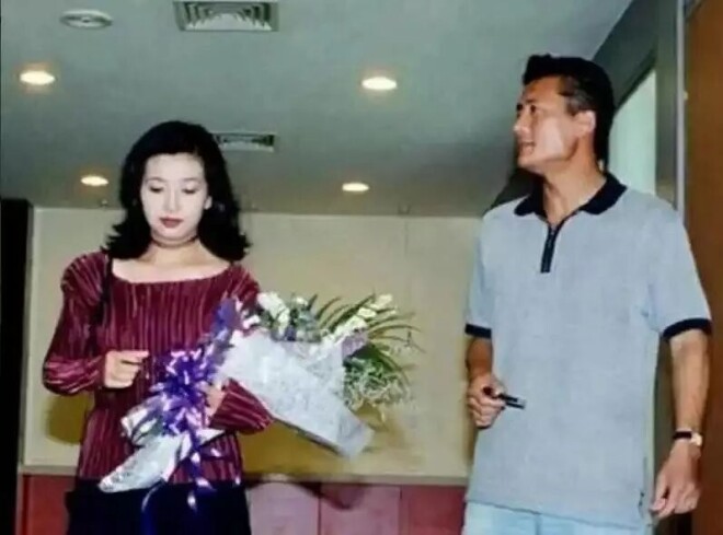 上海的富婆王玲 和大16岁高曙光很恩爱（配图2）